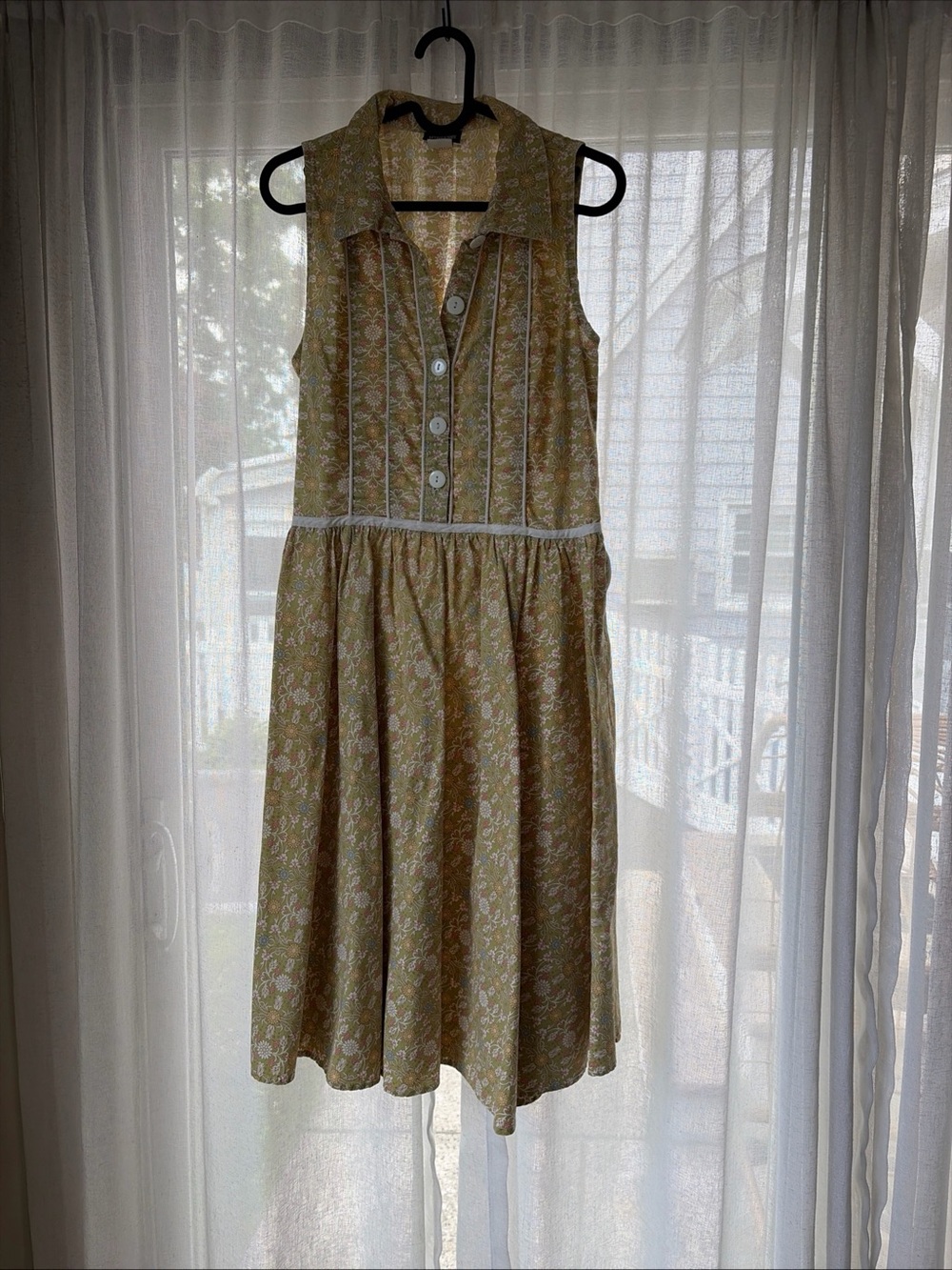 Retrolicious Olive Green Floral Sleeveless Collared Midi Dress